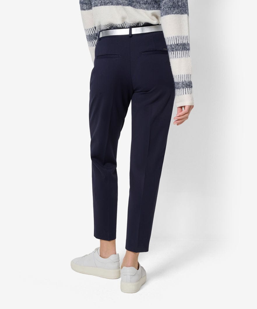 Donkerblauwe chino broek van een fijne jersey, model maron - Afbeelding 2